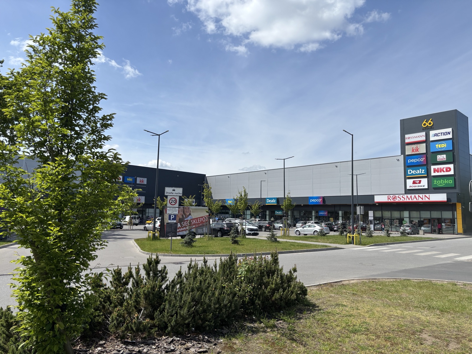 Długosza 66 Retail Park